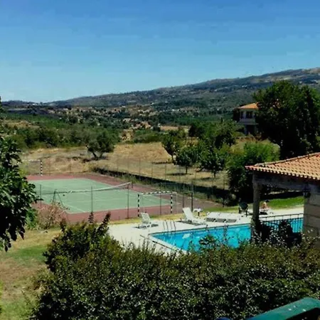 19th Centry Getaway - Sleep 12-14 W Pool